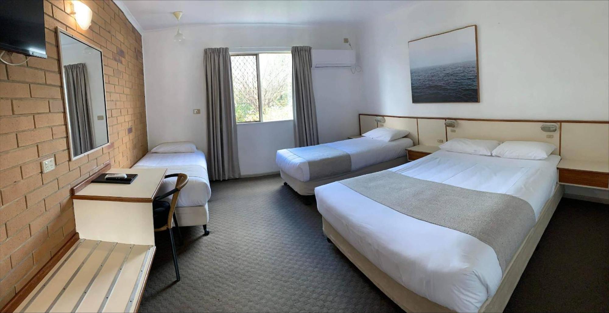 Wild Scotsman Motor Inn Gin Gin Qld Esterno foto