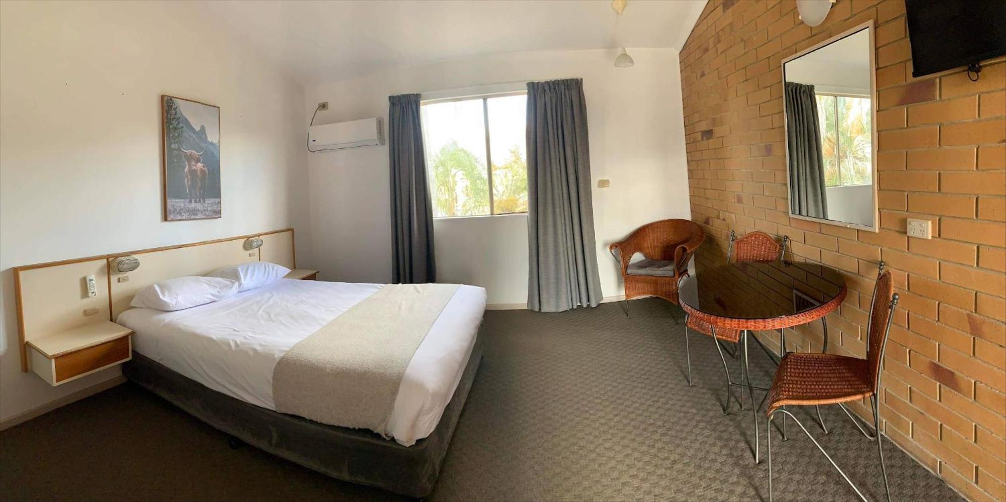 Wild Scotsman Motor Inn Gin Gin Qld Esterno foto