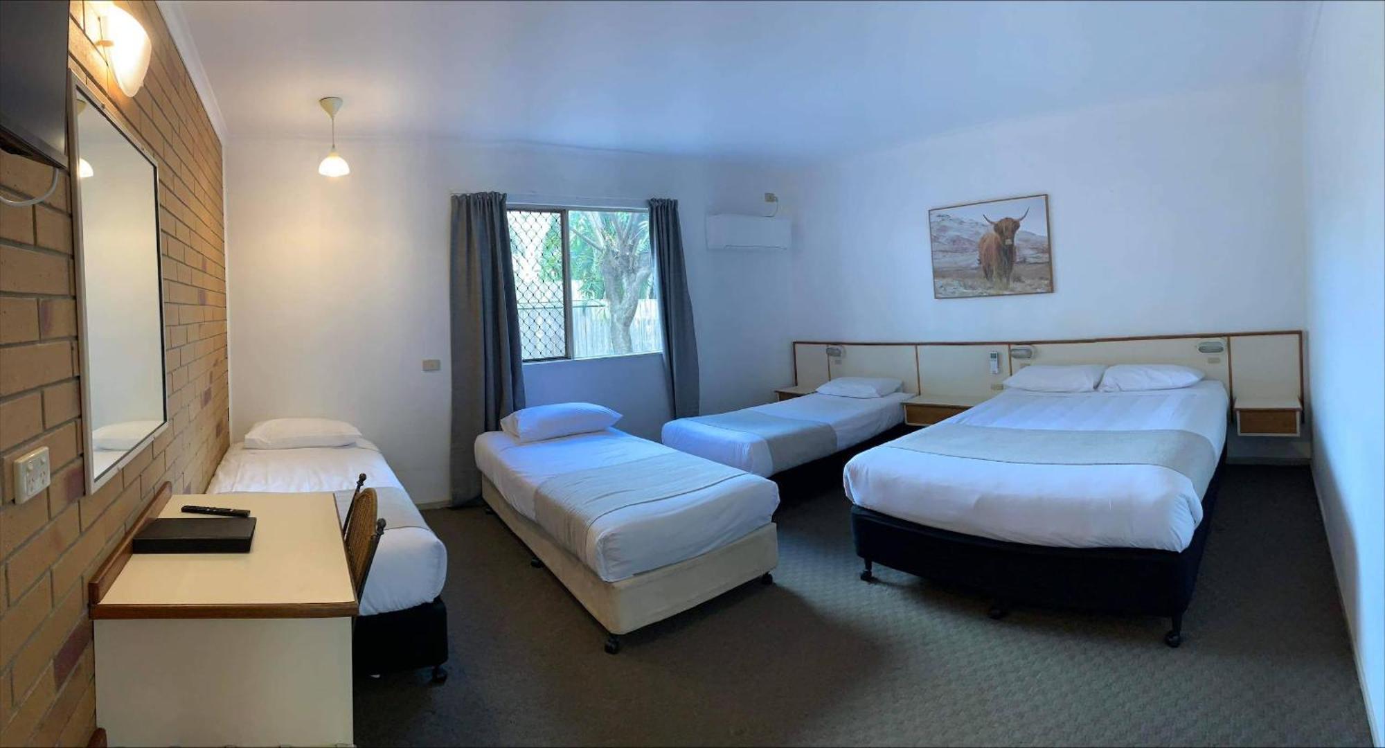 Wild Scotsman Motor Inn Gin Gin Qld Esterno foto